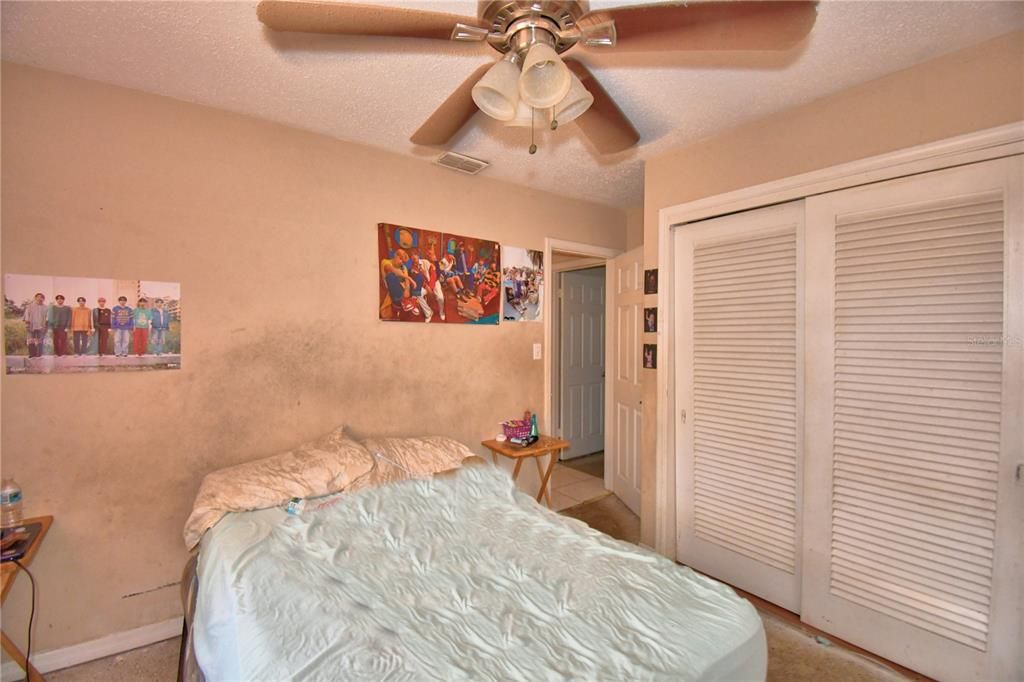 Под контрактом: $160,000 (3 спален, 1 ванн, 1040 Квадратных фут)