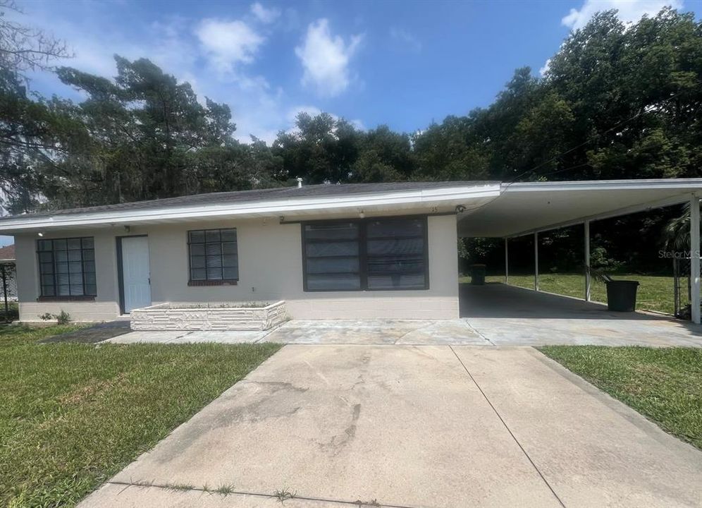 For Rent: $1,595 (3 beds, 1 baths, 936 Square Feet)