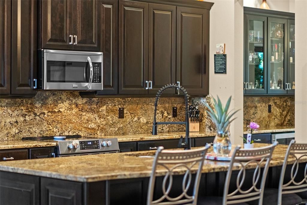 待售: $1,795,000 (4 贝兹, 4 浴室, 4649 平方英尺)