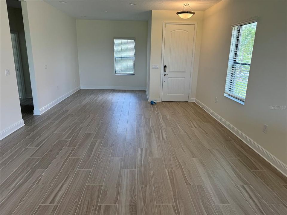For Rent: $2,900 (3 beds, 2 baths, 1533 Square Feet)