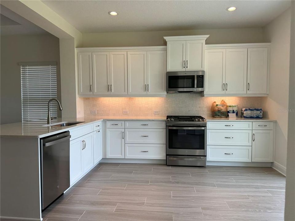 For Rent: $2,900 (3 beds, 2 baths, 1533 Square Feet)