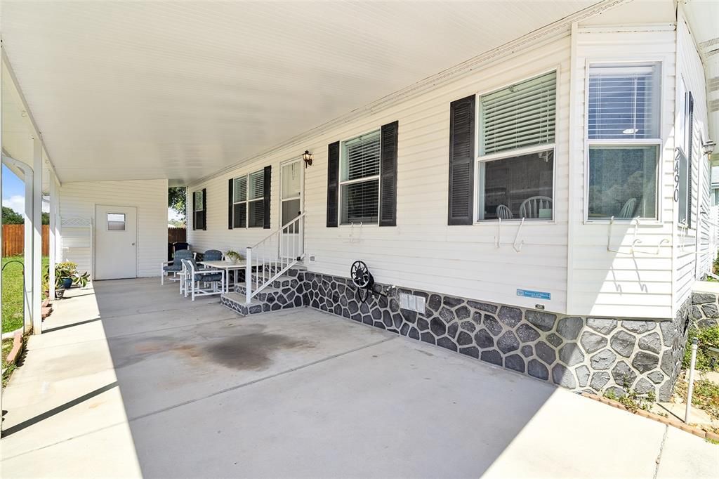 Active With Contract: $219,900 (3 beds, 2 baths, 1186 Square Feet)