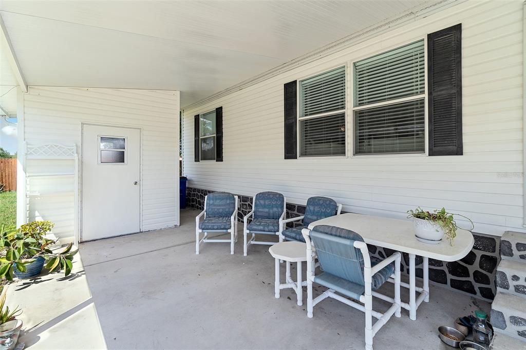 Active With Contract: $219,900 (3 beds, 2 baths, 1186 Square Feet)
