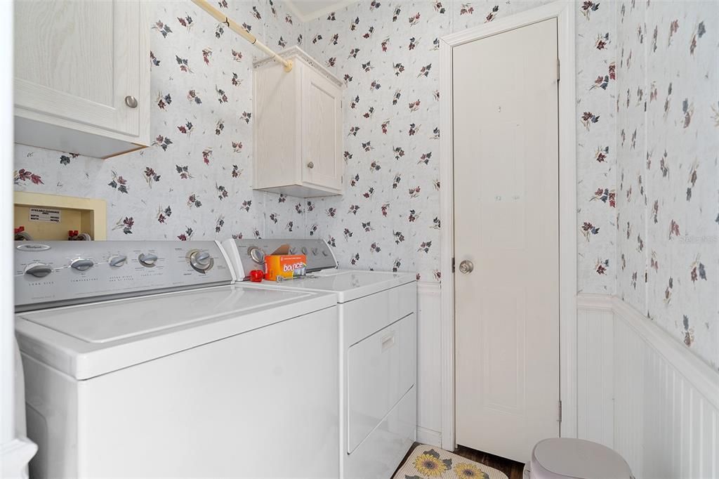 Active With Contract: $219,900 (3 beds, 2 baths, 1186 Square Feet)