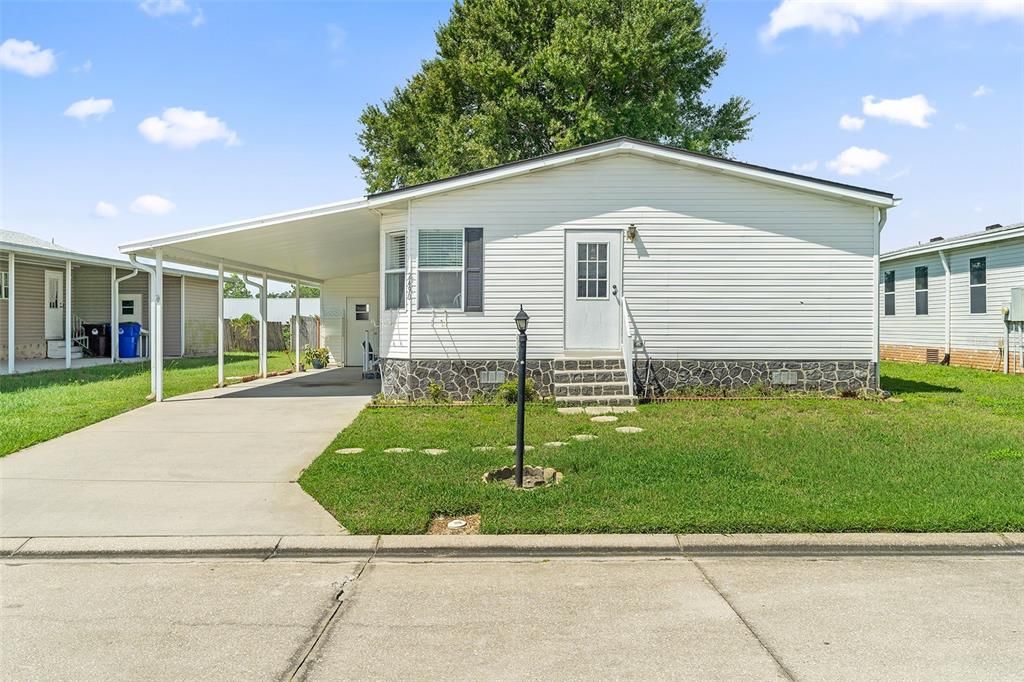 Active With Contract: $219,900 (3 beds, 2 baths, 1186 Square Feet)