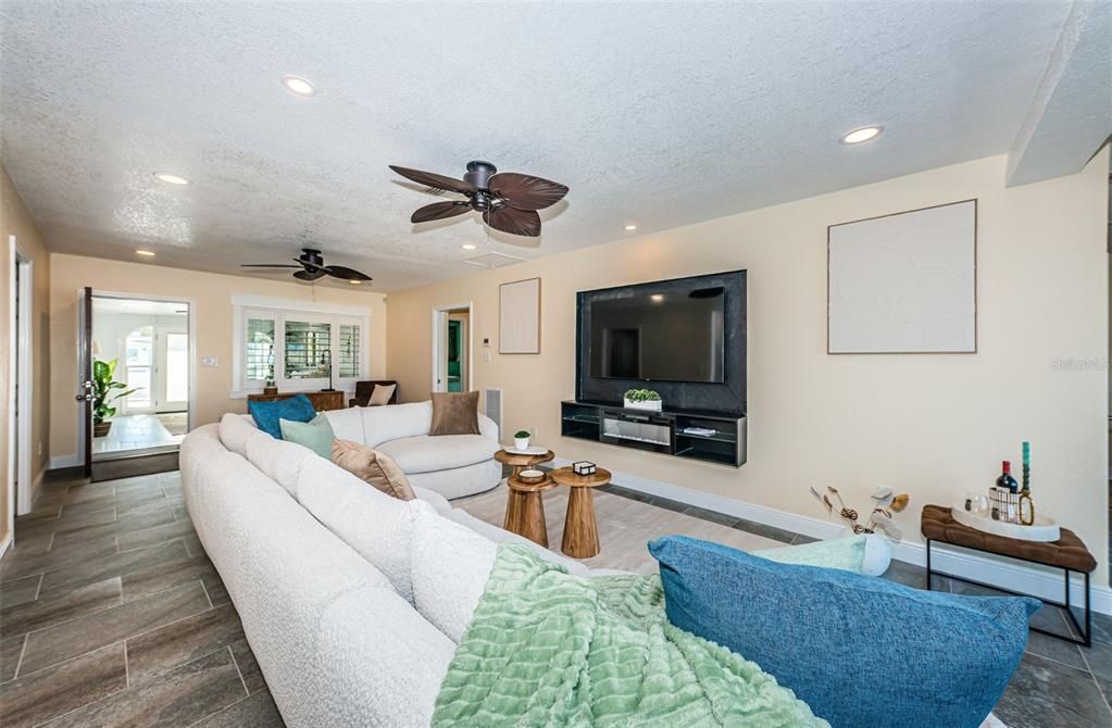 На продажу: $1,488,000 (4 спален, 2 ванн, 1857 Квадратных фут)