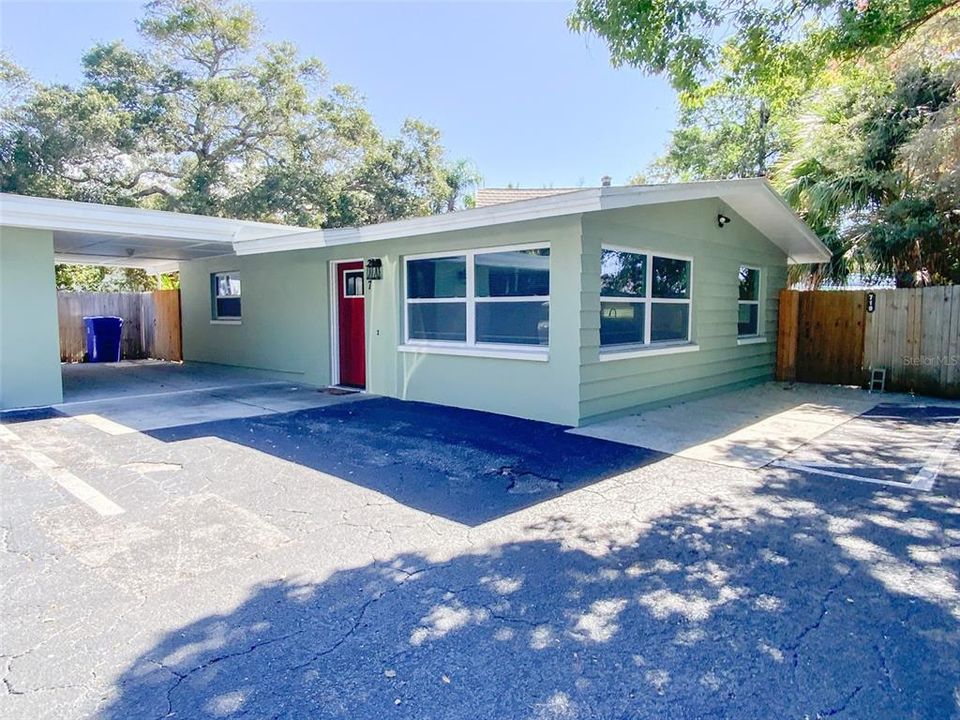 Active With Contract: $2,000 (2 beds, 1 baths, 1100 Square Feet)