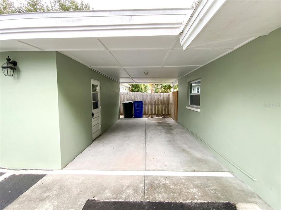 Active With Contract: $2,000 (2 beds, 1 baths, 1100 Square Feet)