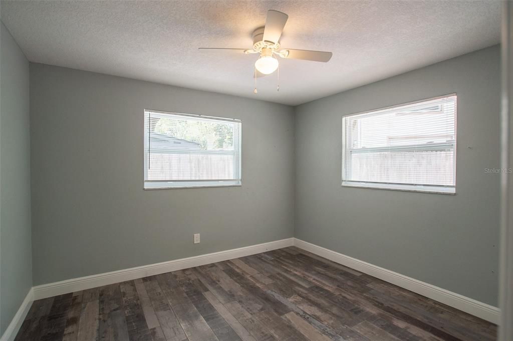 Active With Contract: $2,000 (2 beds, 1 baths, 1100 Square Feet)
