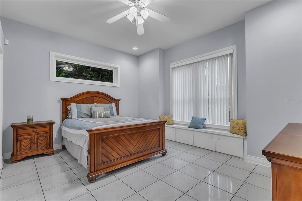 待售: $1,388,200 (6 贝兹, 5 浴室, 5092 平方英尺)