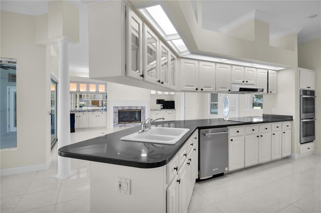 Active With Contract: $675,000 (4 beds, 3 baths, 2842 Square Feet)