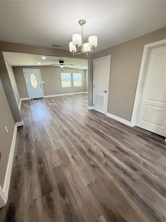 待售: $299,990 (3 贝兹, 2 浴室, 1372 平方英尺)