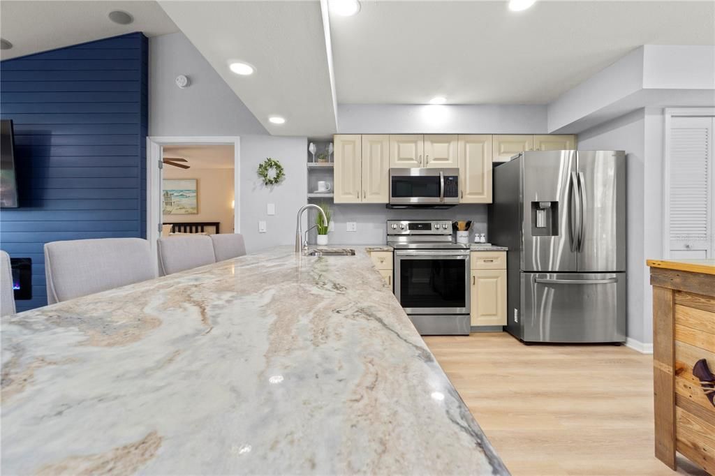 Active With Contract: $597,000 (4 beds, 3 baths, 2474 Square Feet)