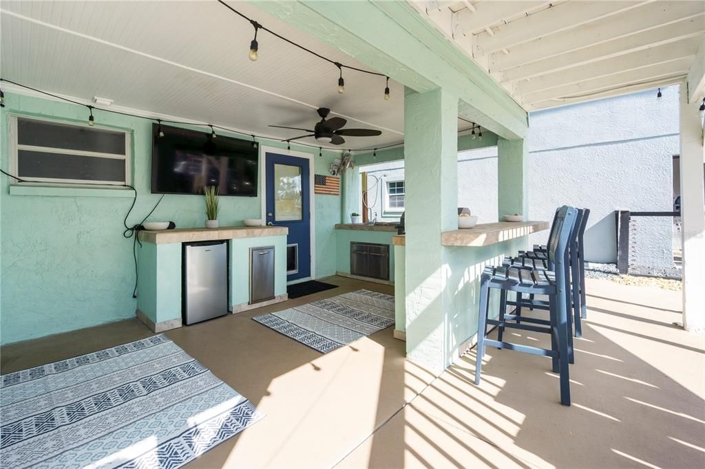 Active With Contract: $597,000 (4 beds, 3 baths, 2474 Square Feet)