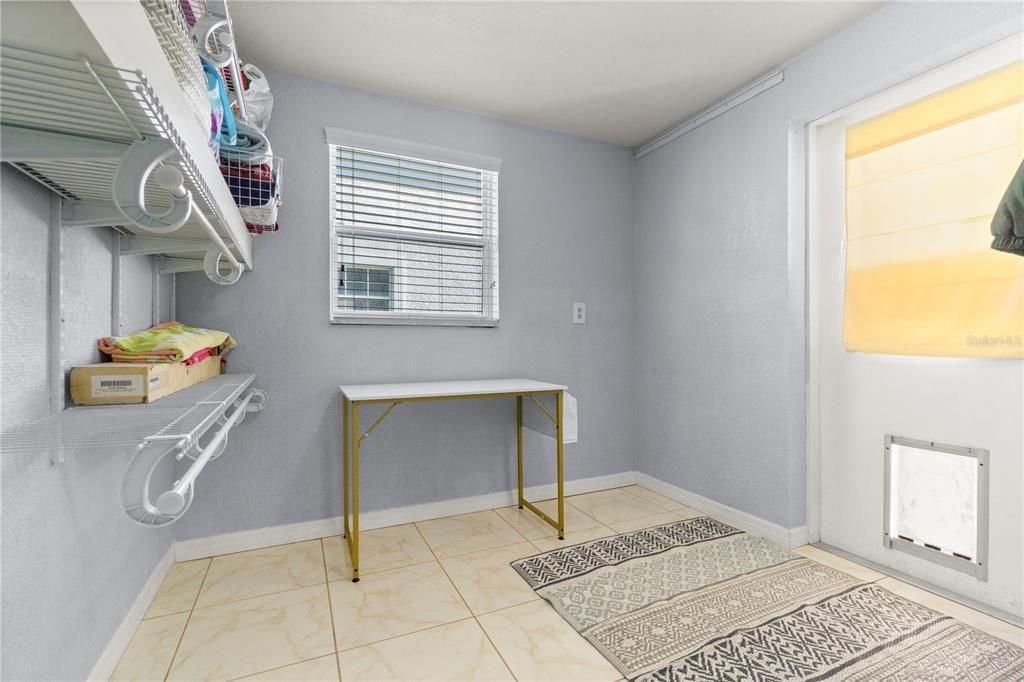 Active With Contract: $597,000 (4 beds, 3 baths, 2474 Square Feet)