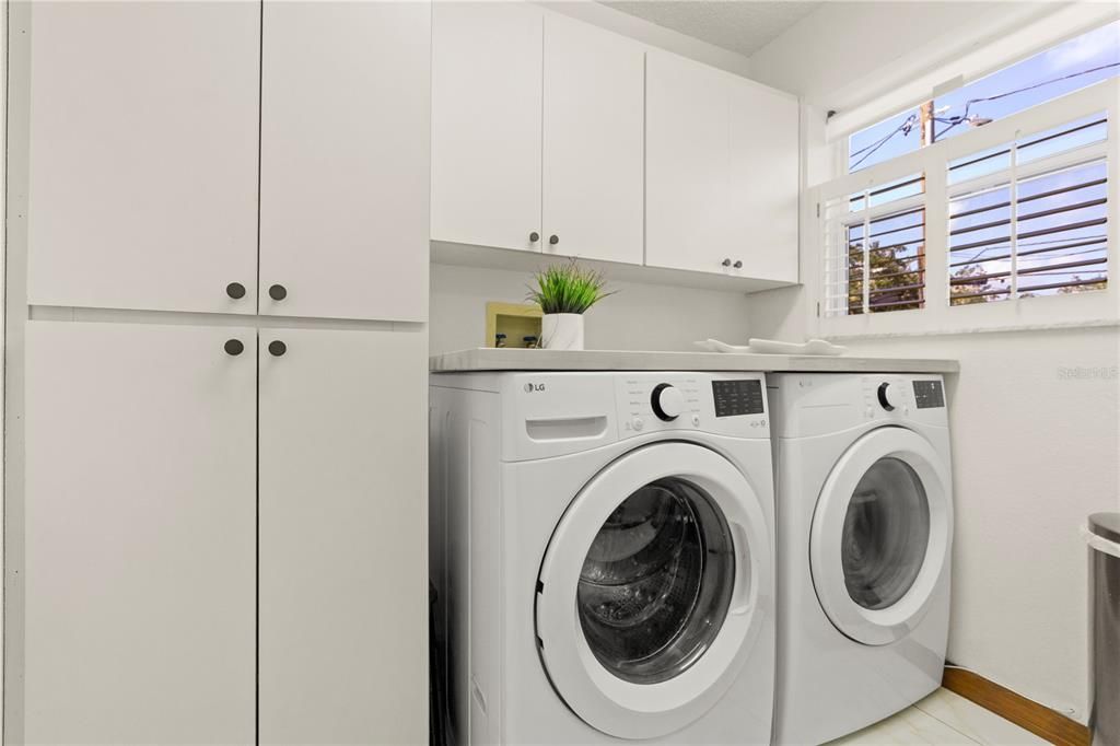 Active With Contract: $597,000 (4 beds, 3 baths, 2474 Square Feet)