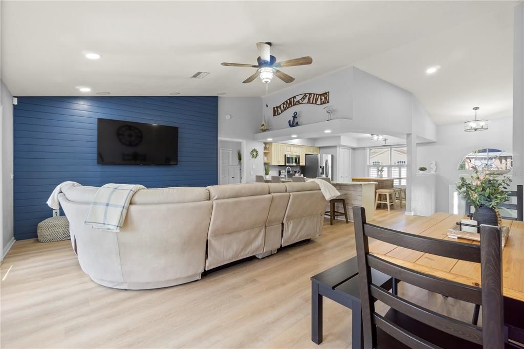 Active With Contract: $597,000 (4 beds, 3 baths, 2474 Square Feet)