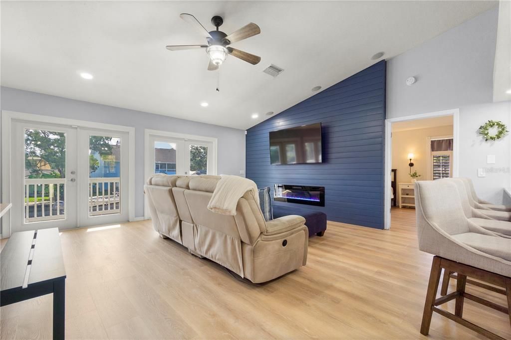 Active With Contract: $597,000 (4 beds, 3 baths, 2474 Square Feet)