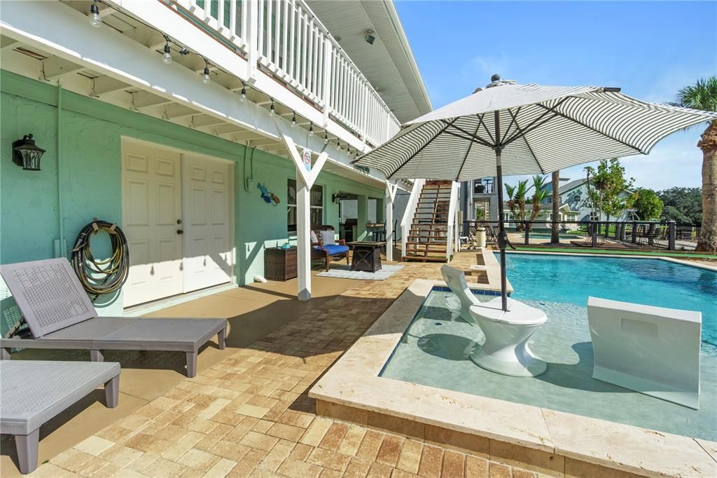 Active With Contract: $597,000 (4 beds, 3 baths, 2474 Square Feet)