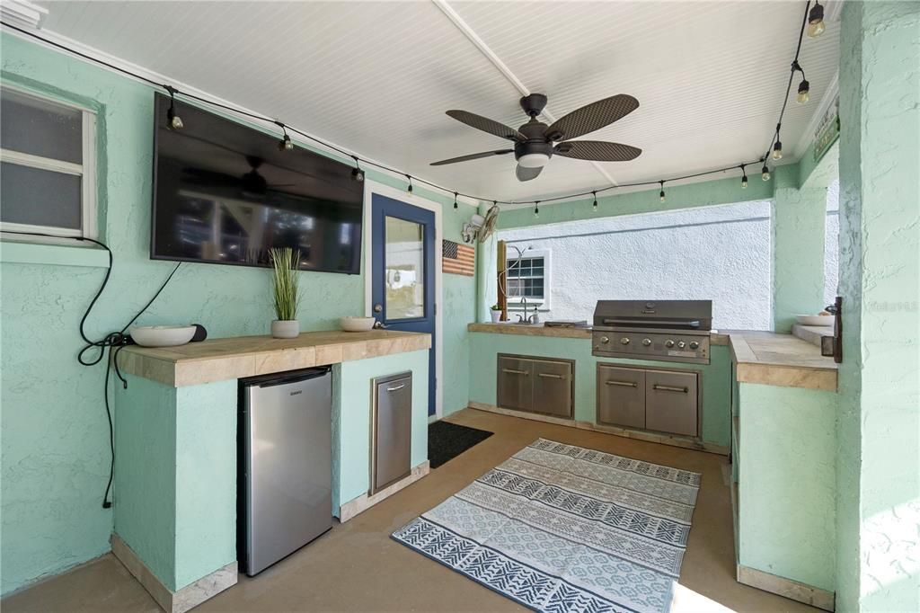 Active With Contract: $597,000 (4 beds, 3 baths, 2474 Square Feet)