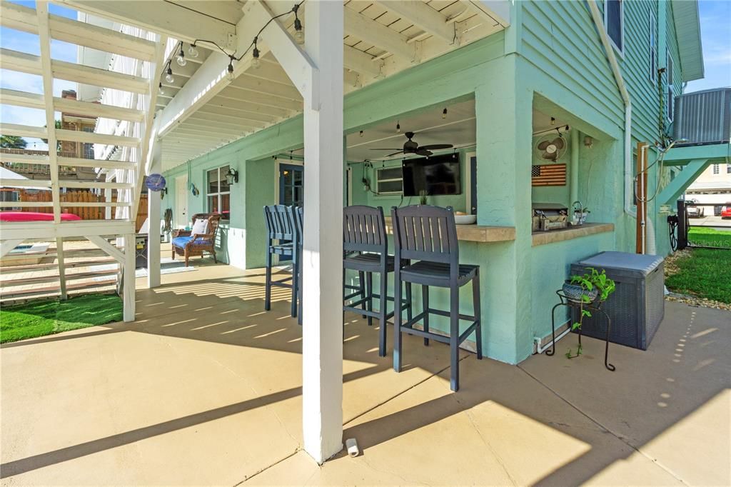 Active With Contract: $597,000 (4 beds, 3 baths, 2474 Square Feet)