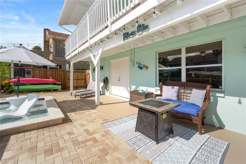 Active With Contract: $597,000 (4 beds, 3 baths, 2474 Square Feet)