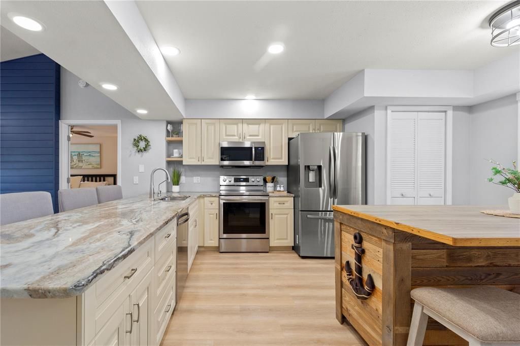 Active With Contract: $597,000 (4 beds, 3 baths, 2474 Square Feet)