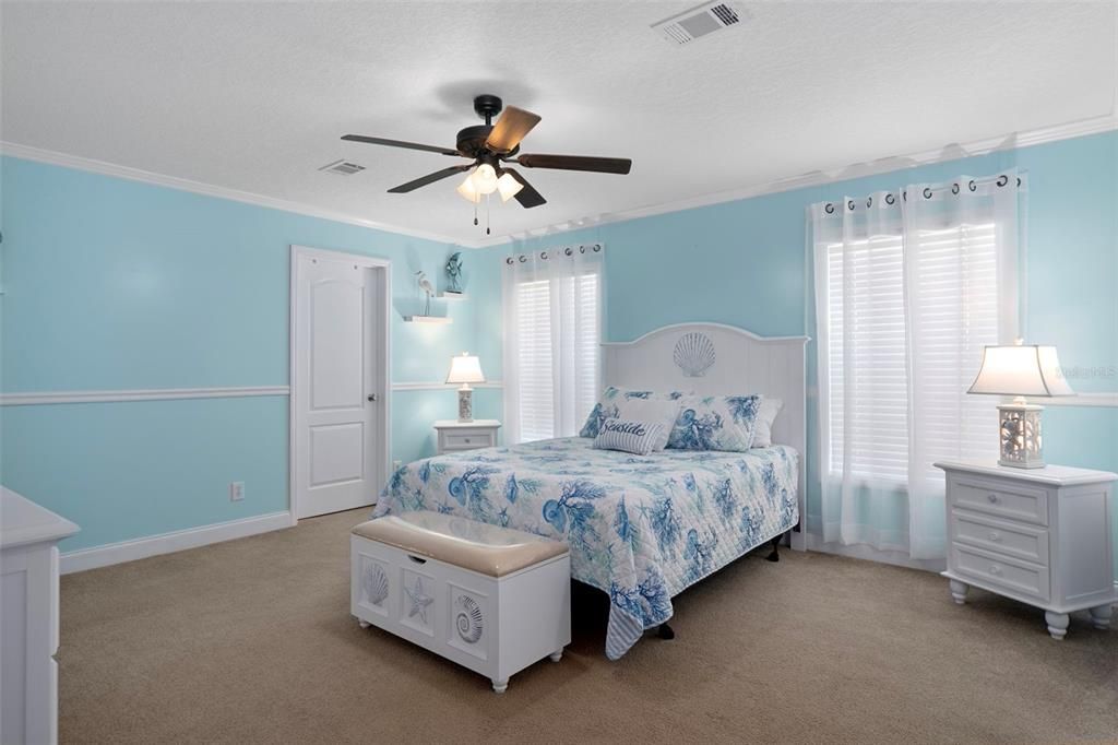 合同活跃: $269,000 (3 贝兹, 2 浴室, 1496 平方英尺)