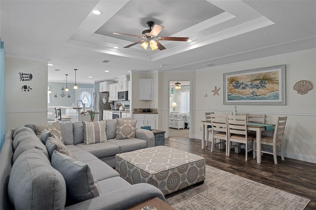 合同活跃: $269,000 (3 贝兹, 2 浴室, 1496 平方英尺)