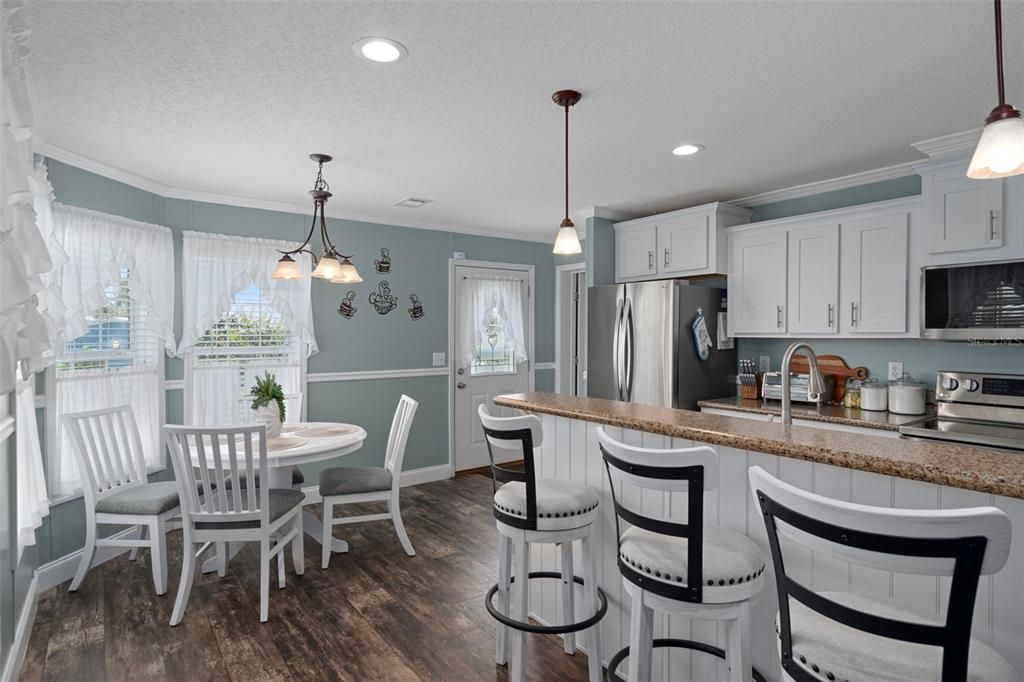 合同活跃: $269,000 (3 贝兹, 2 浴室, 1496 平方英尺)