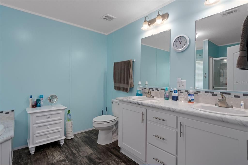 合同活跃: $269,000 (3 贝兹, 2 浴室, 1496 平方英尺)