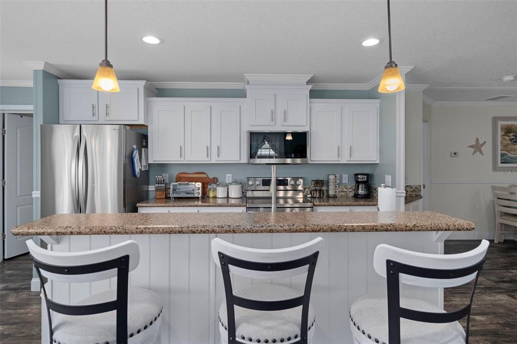 合同活跃: $269,000 (3 贝兹, 2 浴室, 1496 平方英尺)