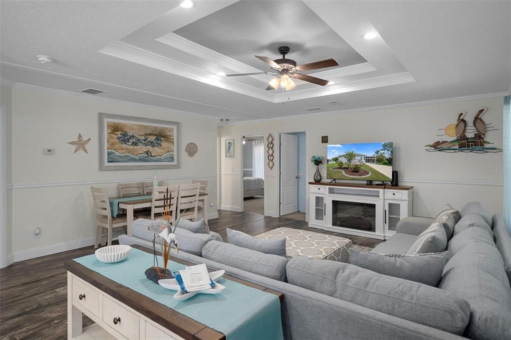 合同活跃: $269,000 (3 贝兹, 2 浴室, 1496 平方英尺)