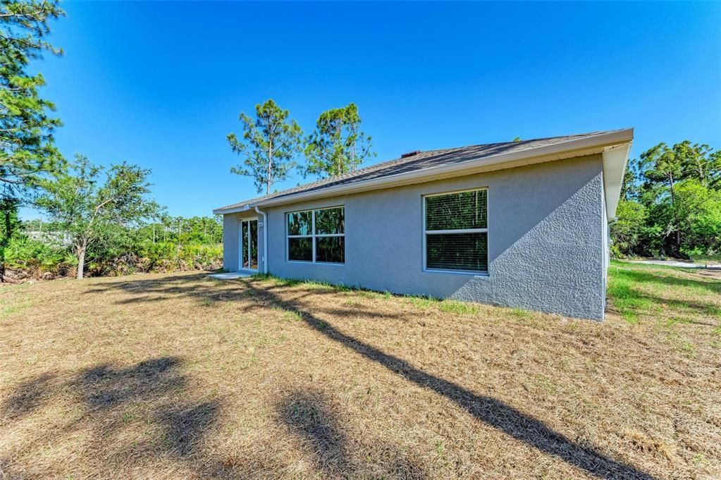 Под контрактом: $1,995 (4 спален, 2 ванн, 1941 Квадратных фут)