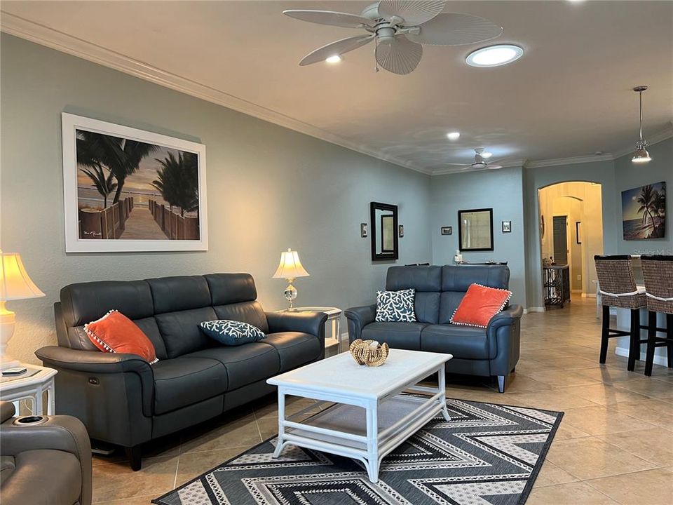 En Renta: $4,900 (3 camas, 2 baños, 1572 Pies cuadrados)