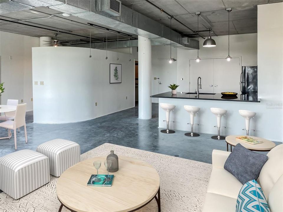 For Sale: $345,000 (2 beds, 2 baths, 1355 Square Feet)