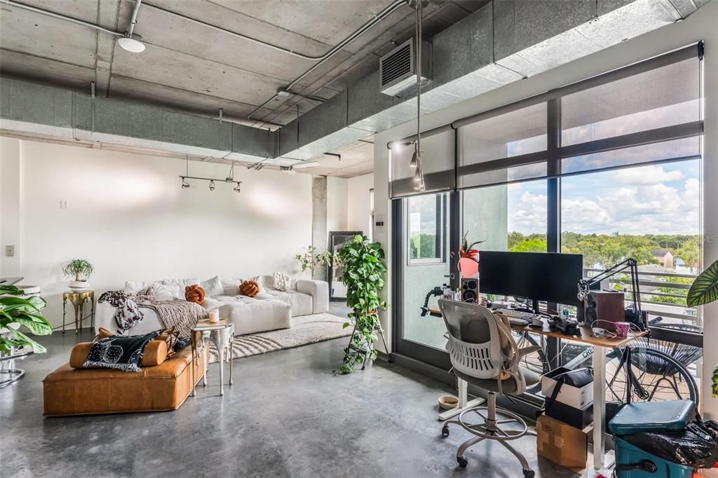 For Sale: $345,000 (2 beds, 2 baths, 1355 Square Feet)