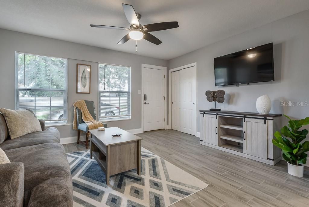 В аренду: $2,100 (1 спален, 2 ванн, 729 Квадратных фут)