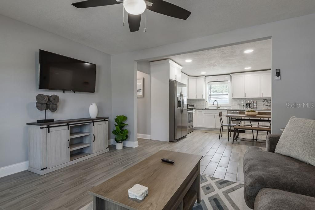 В аренду: $2,100 (1 спален, 2 ванн, 729 Квадратных фут)