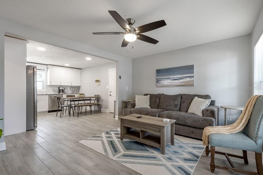 В аренду: $2,100 (1 спален, 2 ванн, 729 Квадратных фут)