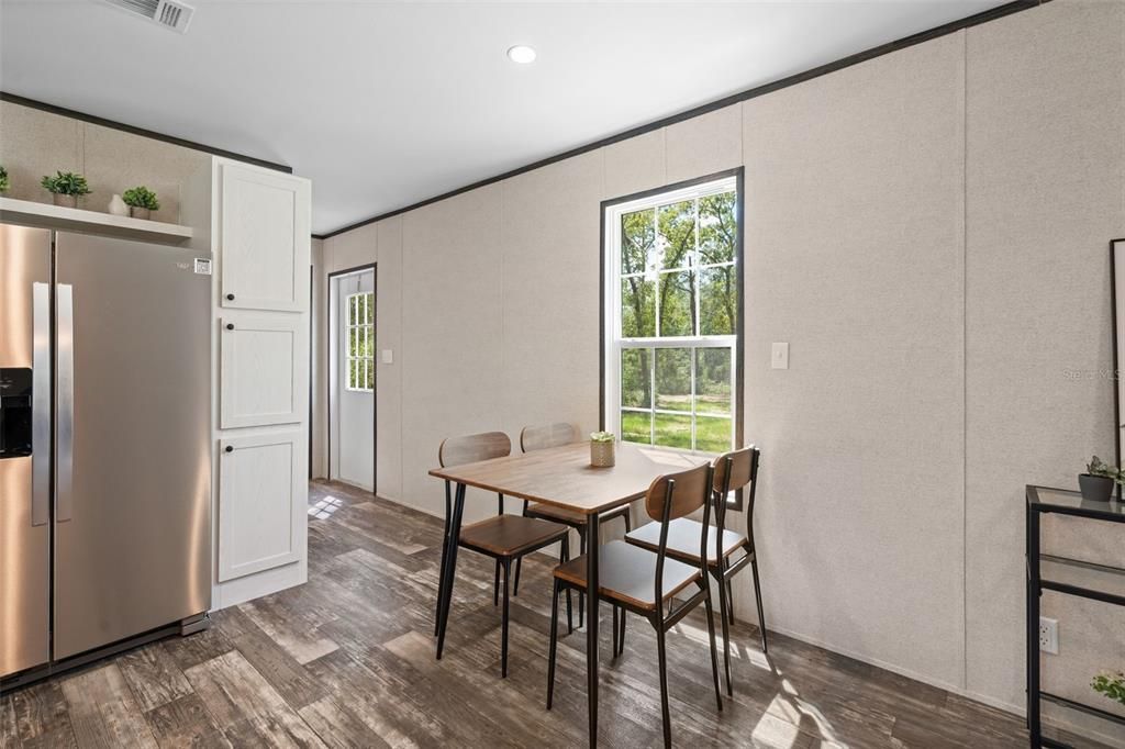 For Sale: $179,930 (3 beds, 2 baths, 1001 Square Feet)