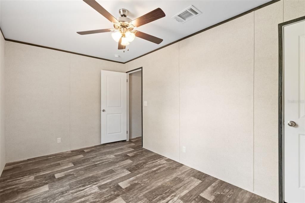 For Sale: $179,930 (3 beds, 2 baths, 1001 Square Feet)