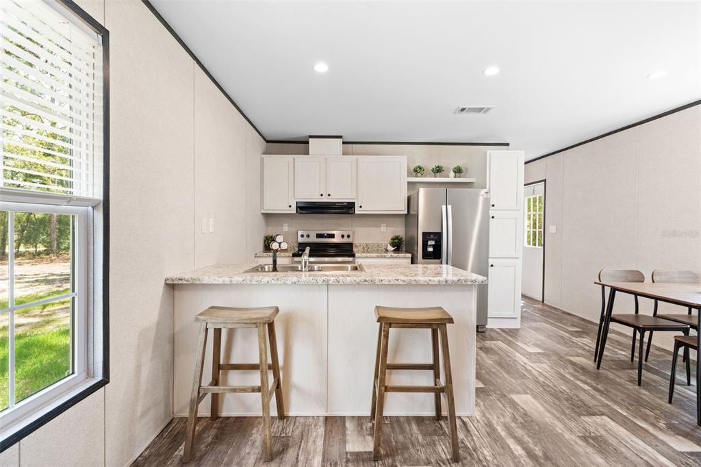 For Sale: $179,930 (3 beds, 2 baths, 1001 Square Feet)