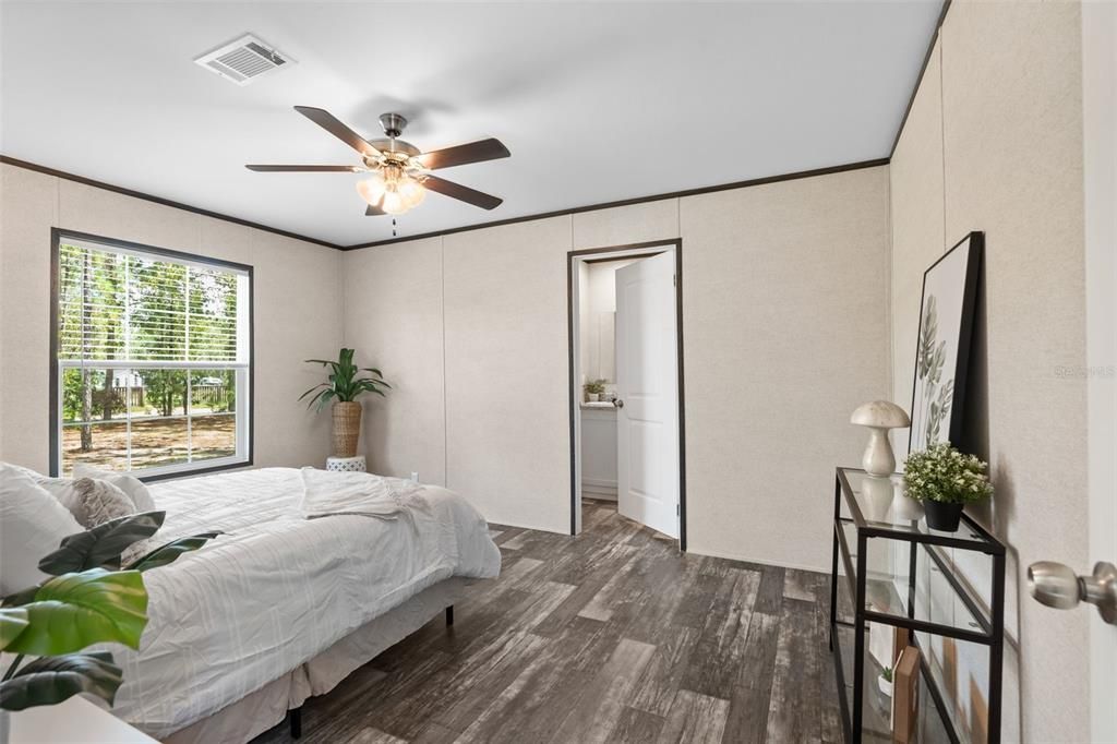 For Sale: $179,930 (3 beds, 2 baths, 1001 Square Feet)