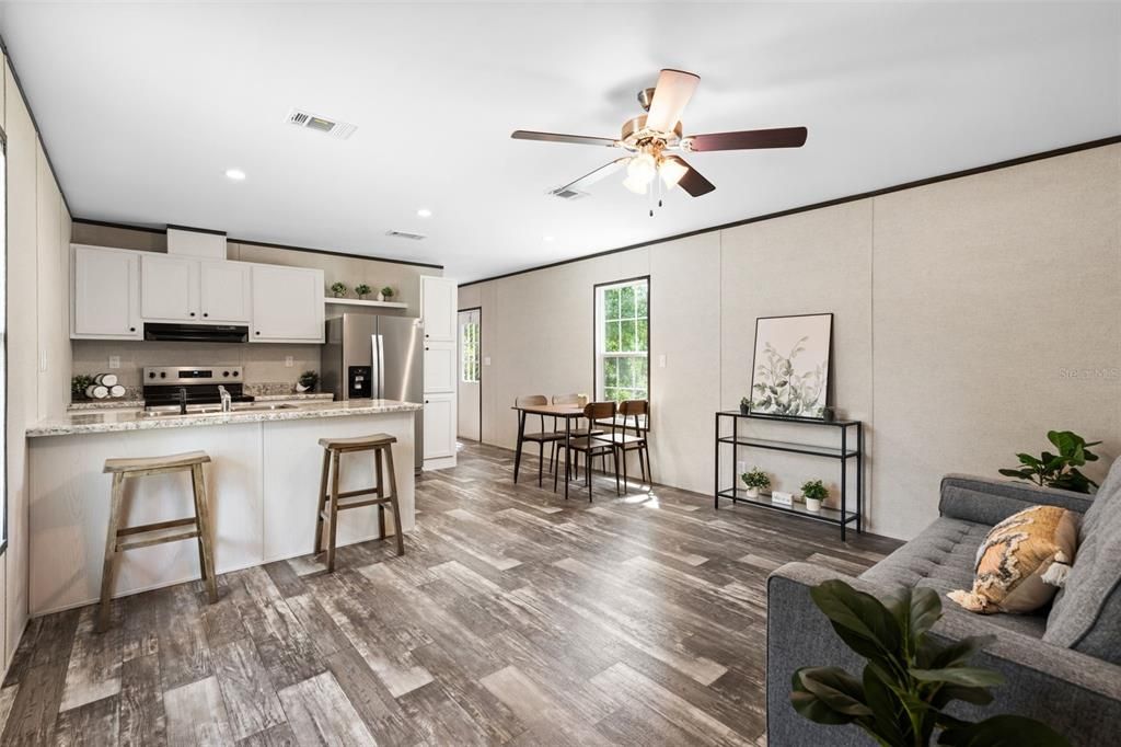 For Sale: $179,930 (3 beds, 2 baths, 1001 Square Feet)