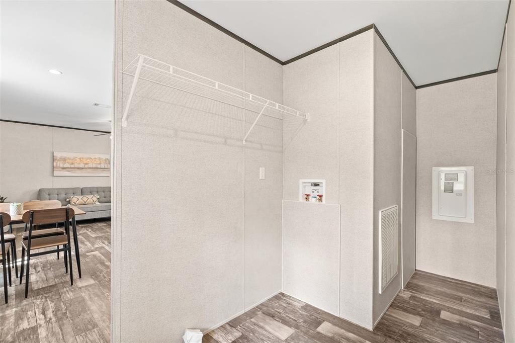 For Sale: $179,930 (3 beds, 2 baths, 1001 Square Feet)