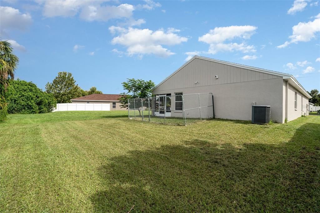 待售: $325,000 (4 贝兹, 2 浴室, 1690 平方英尺)