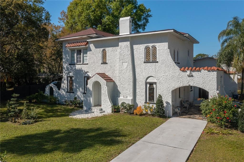 For Sale: $550,000 (4 beds, 1 baths, 2706 Square Feet)