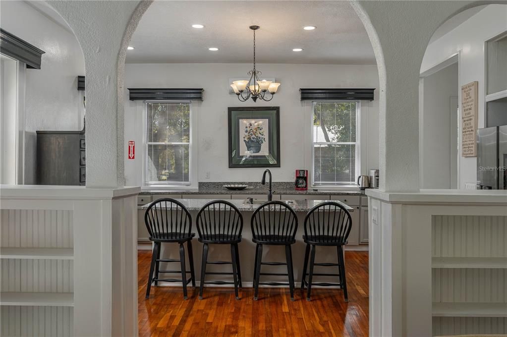 For Sale: $550,000 (4 beds, 1 baths, 2706 Square Feet)