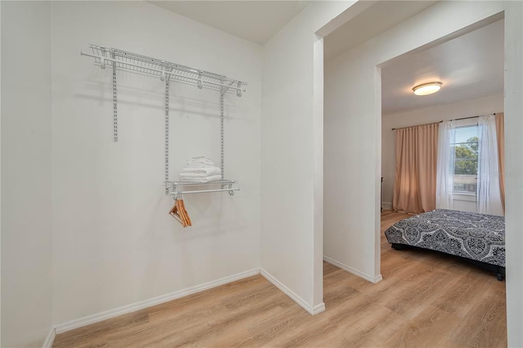 For Sale: $550,000 (4 beds, 1 baths, 2706 Square Feet)